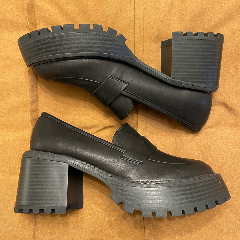 MIA Dalilah Lug Sole Platform Loafer - Black 6